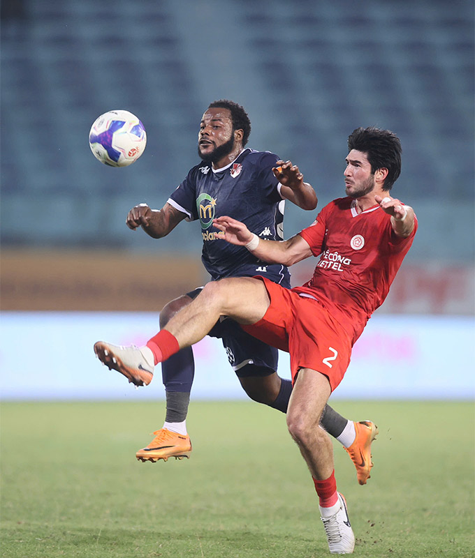 Tân binh Ronaldo Fletcher chưa đáp ứng được kỳ vọng của HLV Chu Đình Nghiêm - Ảnh: Đức Cường 