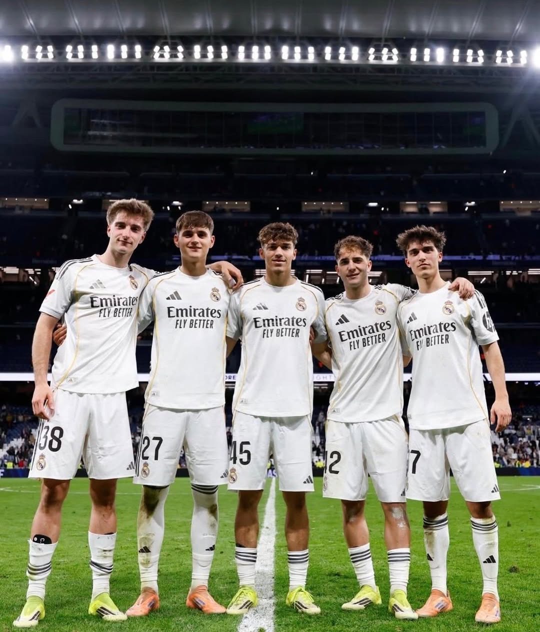 Lần lượt từ trái qua: Cesar Palacios, Diego Aguado, Thiago, Daniel Yanez và Manuel Angel