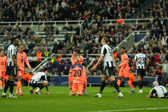 Newcastle đã chơi một trận để đời ở lượt đi nhưng vẫn để Barca gỡ hòa 1-1. Ảnh: AP