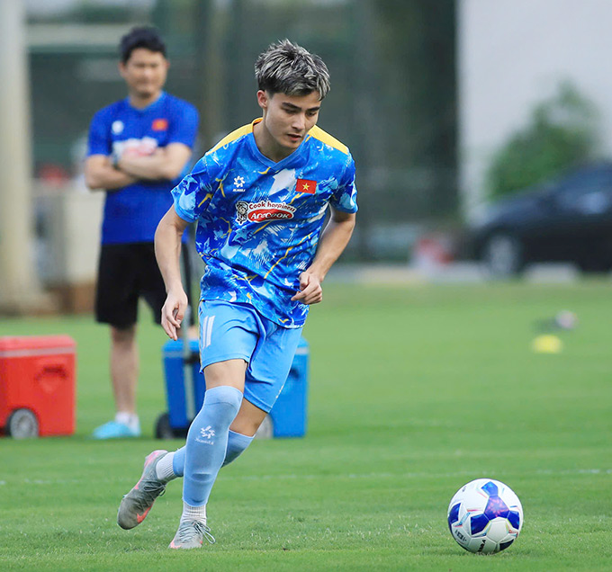 Antonio được tập "vượt cấp" tại U23 Việt Nam - Ảnh: Phan Tùng 