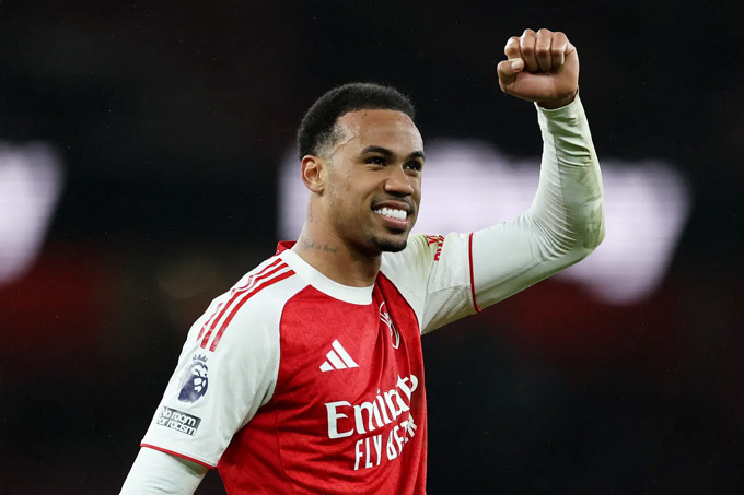 Trung vệ Gabriel xứng đáng là cầu thủ xuất sắc nhất Ngoại hạng Anh mùa này nếu Arsenal vô địch