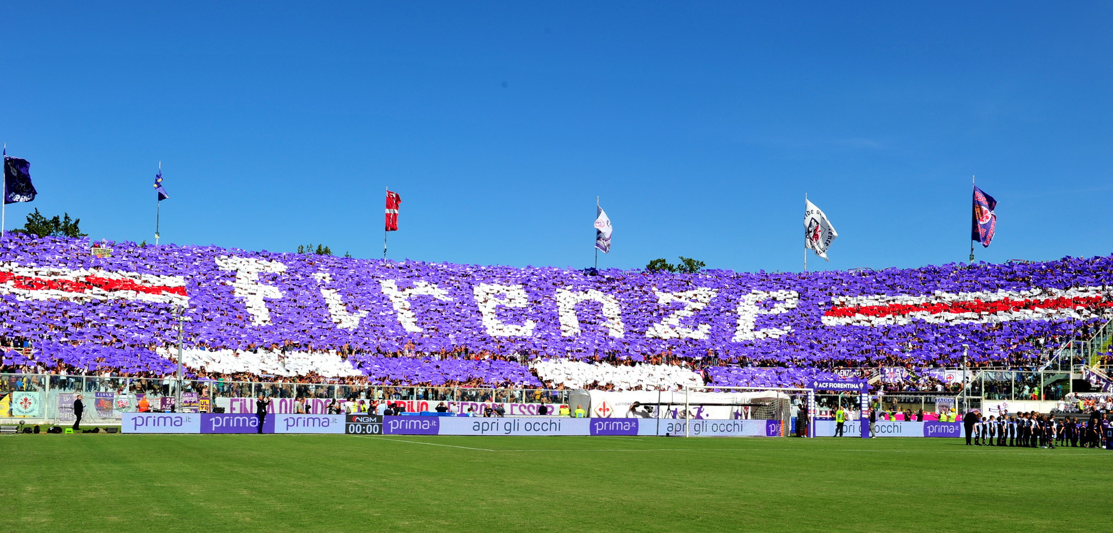Fiorentina được thành lập vào năm 1926, khi 2 CLB của thành phố Firenze là Club Sportivo Firenze và PG Libertas hợp nhất 