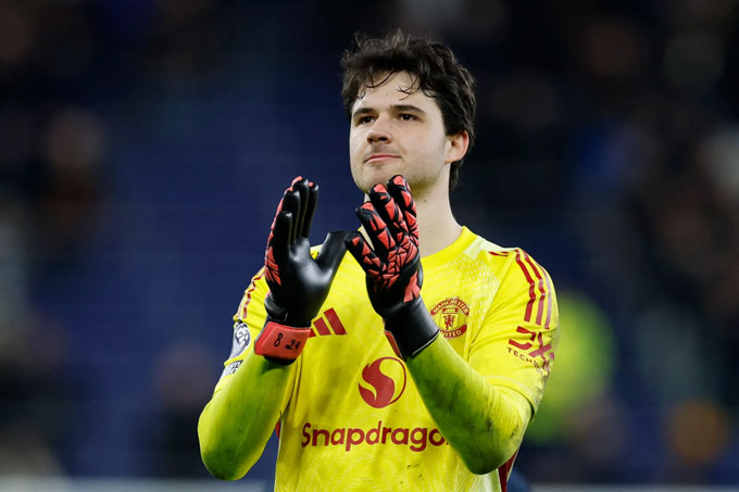 Chỉ có Lammens là chắc suất ra sân tại MU. Ảnh: The Sun