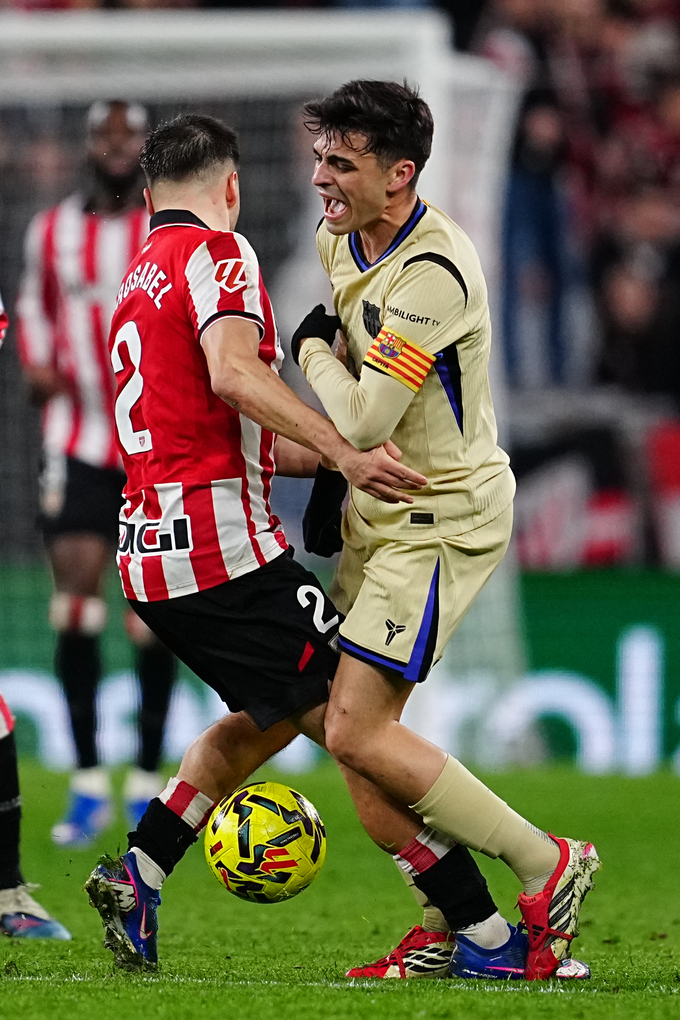 Pedri chỉ đá 45 phút trong trận gặp Bilbao ở vòng 27 La Liga