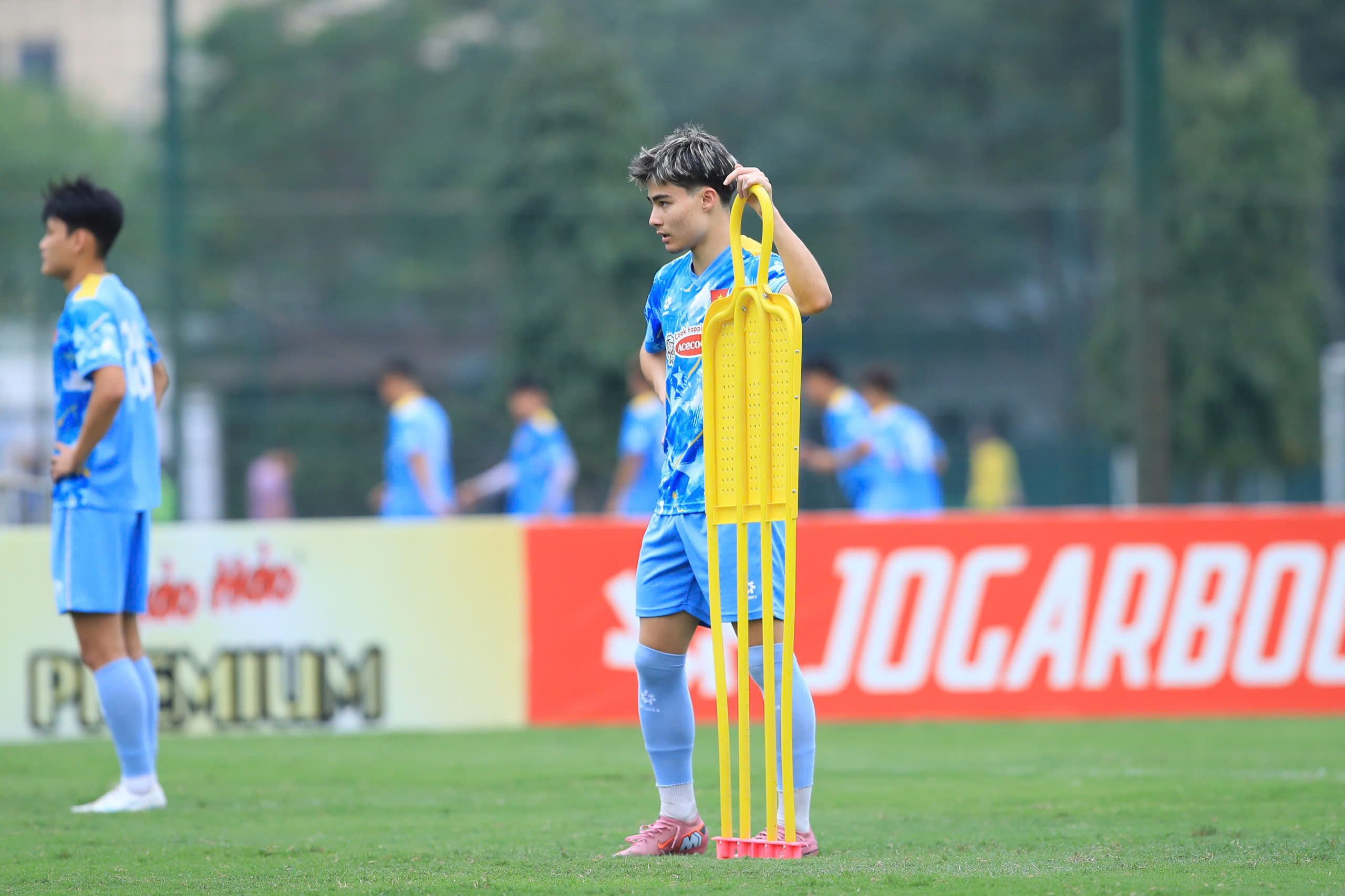 Moric vẫn ưu tiên phát triển sự nghiệp ở châu Âu thay vì nghĩ đến giải đấu như V.League. Ảnh: Phan Tùng