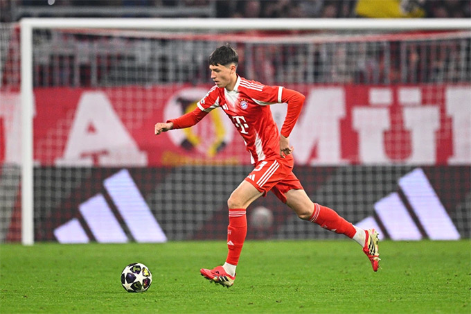 Pavic được thi đấu ở Champions League khi mới 16 tuổi