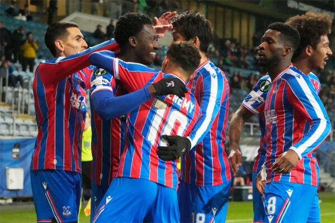 Crystal Palace sẽ gặp Fiorentina ở tứ kết