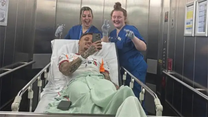 Lang đã được phẫu thuật thành công