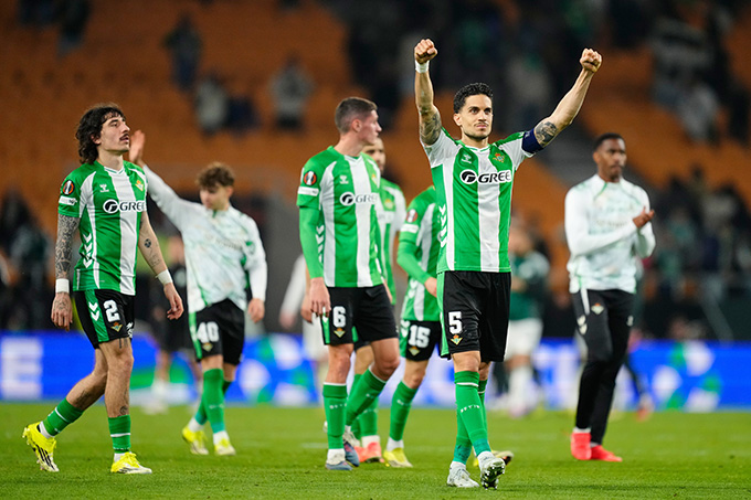 Betis lội ngược dòng thuyết phục trước Panathinaikos