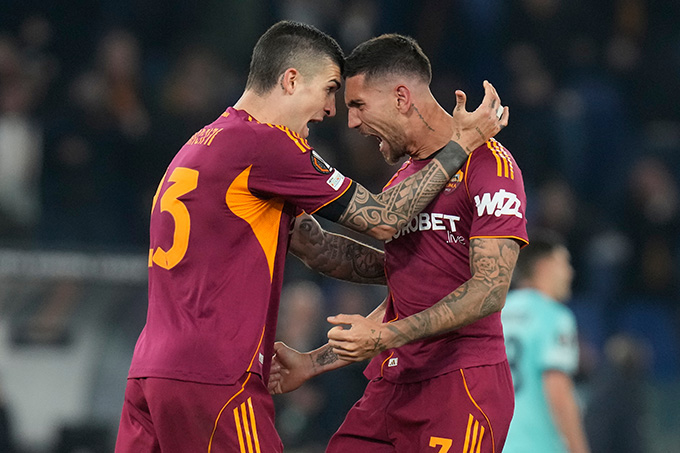 Roma vui mừng khi gỡ hòa 3-3