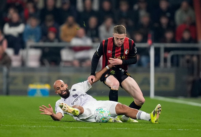 Carrick đang quá lệ thuộc vào Mbeumo