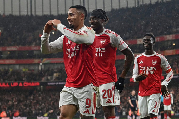 Jesus cùng các đồng đội tại Arsenal đang hướng tới cú ăn bốn ở mùa 2025/26. Ảnh: The Athletic