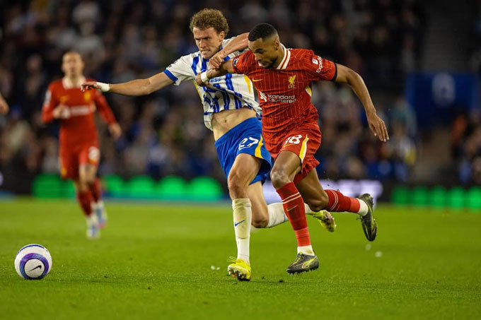 Liverpool gặp khó khi làm khách trước Brighton
