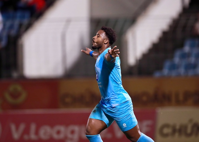 Xuân Son cũng giải toả được nhiều áp lực sau bàn thắng trên sân Chi Lăng - Ảnh: CTV 