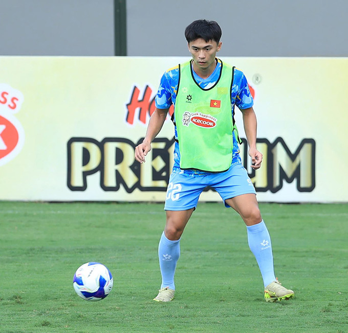 Việt Cường quyết tâm cạnh tranh trên hàng công - Ảnh: Minh Tuấn 