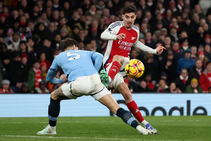 Arsenal giờ "nhạc nào cũng nhảy", biết khi nào thì cần đá thực dụng, khi nào thì cần đá cống hiến