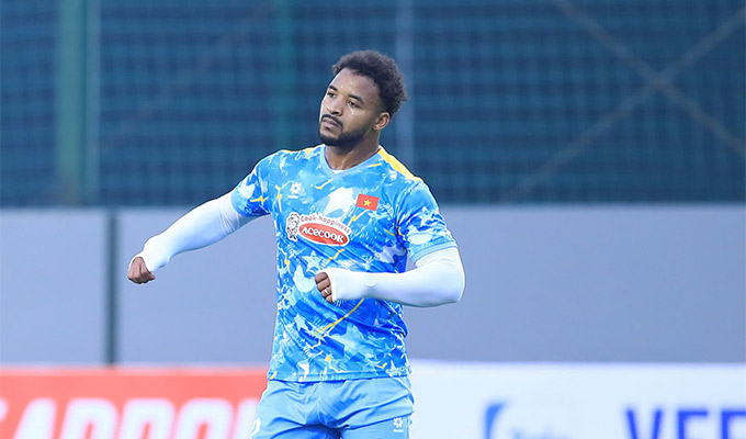 Xuân Son bị căng cơ đùi, không thể tập luyện cùng ĐT Việt Nam - Ảnh: Đức Cường 