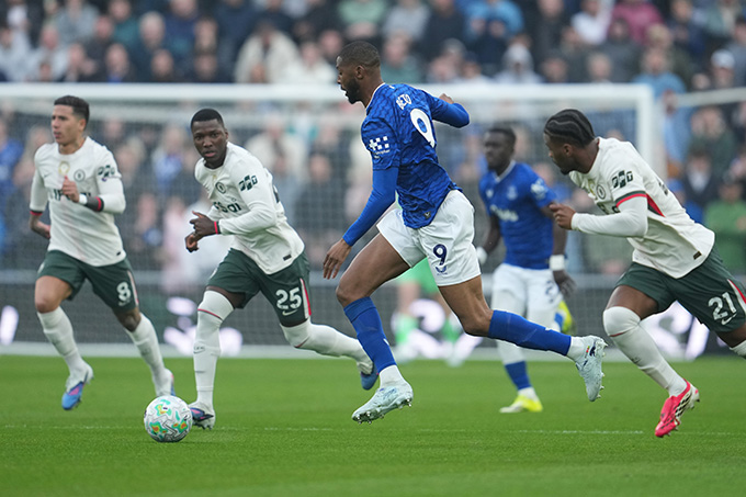 Để Beto lập cú đúp