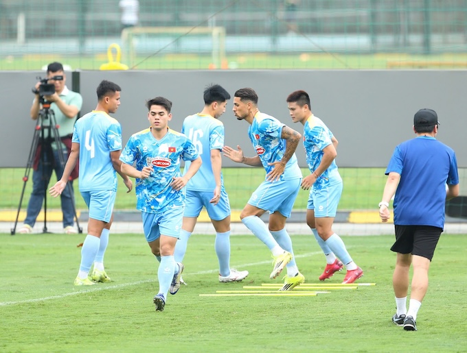 Khuất Văn Khang trong buổi tập chiều nay. Ảnh: Minh Tuấn