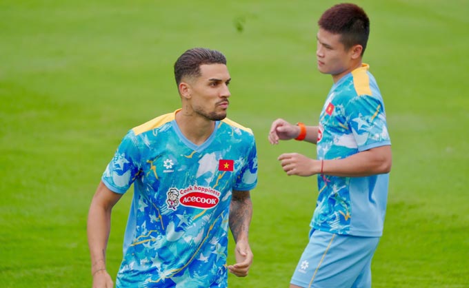 Đỗ Hoàng Hên và Tuấn Hải là những sự lựa chọn tốt cho hàng tấn công. Ảnh - Minh Tuấn