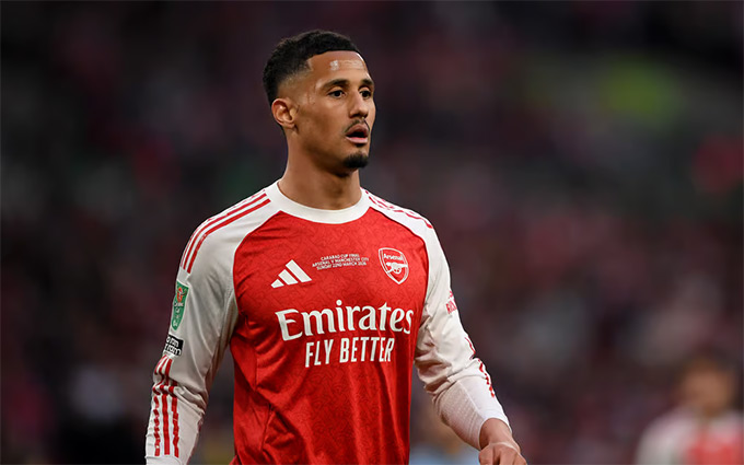 Saliba dính chấn thương ở trận thua Man City