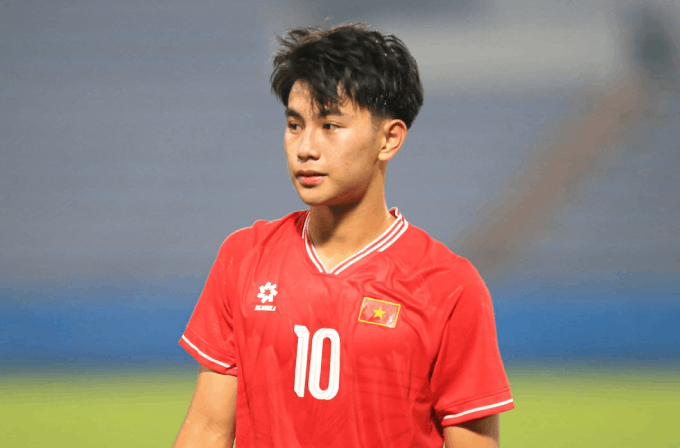 Trần Gia Bảo là một trong số 10 cái tên vừa được triệu tập bổ sung lên U19 Việt Nam