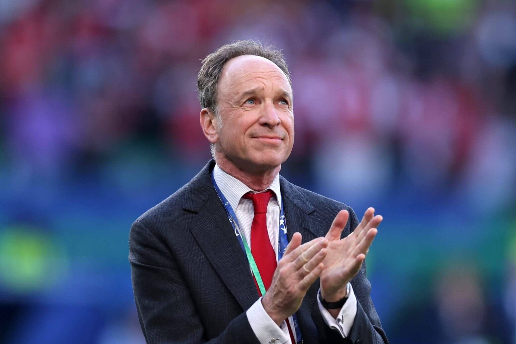 Tim Lewis, cánh tay nối dài của Stan Kroenke cũng đã bị triệt hồi tháng 9/2025