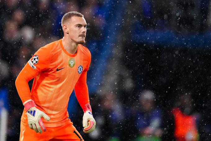 Các cầu thủ Chelsea như Jorgensen thường xuyên mắc sai lầm dẫn tới bàn thua. Ảnh: ChelseaFC.com