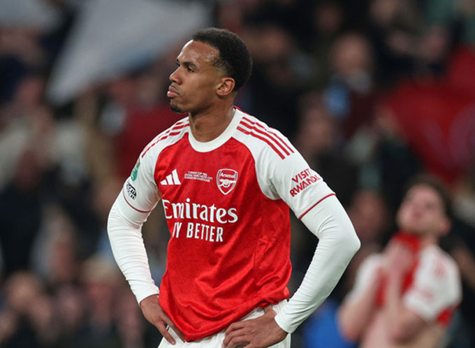 Saliba rút lui khỏi ĐT Pháp vì chấn thương