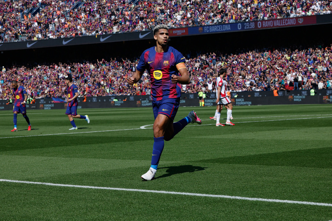 Đánh bại Vallecano1-0, Barca nối dài chuỗi toàn thắng sân nhà ở La Liga mùa này lên 15 trận. Ảnh: AP