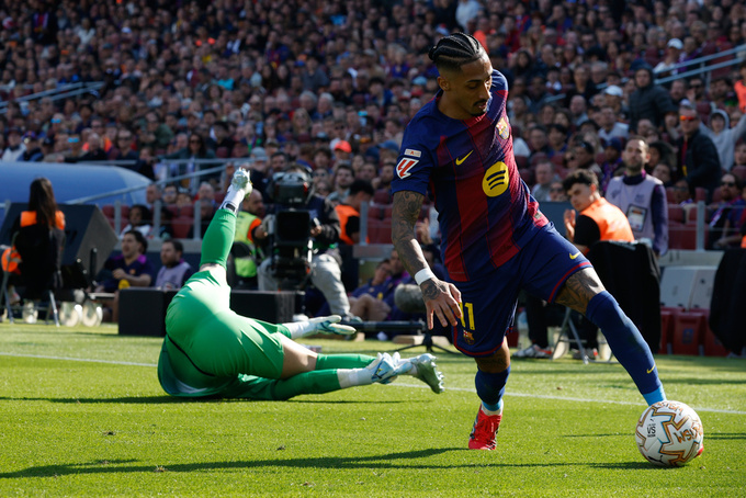 Con số 15 trận toàn thắng trên sân nhà là minh chứng cho bản lĩnh và sự ổn định đáng kinh ngạc của Barca. Ảnh: AP