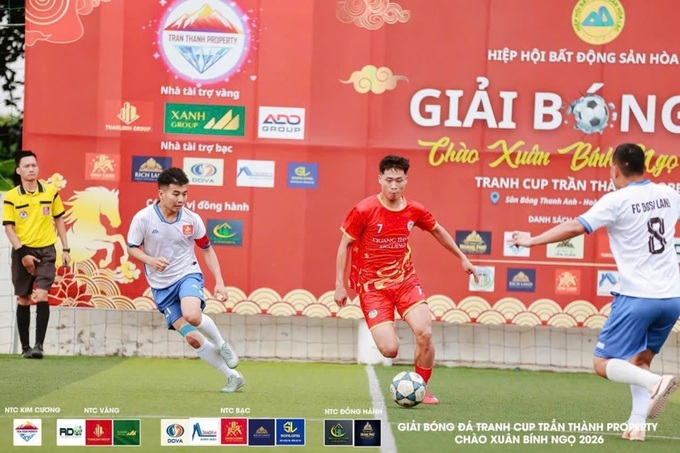 Dosi land đang là đội bóng có hàng thủ chơi khá ổn định với sự lĩnh xướng của đội trưởng Phùng Chỉnh (chỉ thủng lưới 7 bàn sau 4 trận).