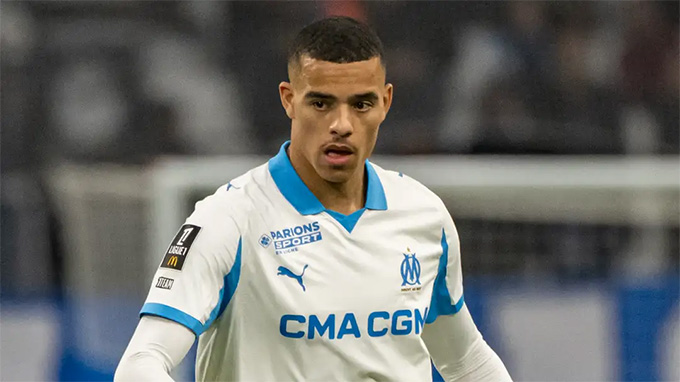 Dẫn đến việc anh phải rời sân từ phút 18