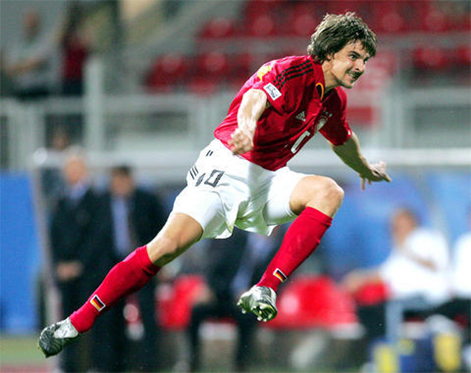 Sebastian Deisler từng dính chấn thương đầu gối rất nặng