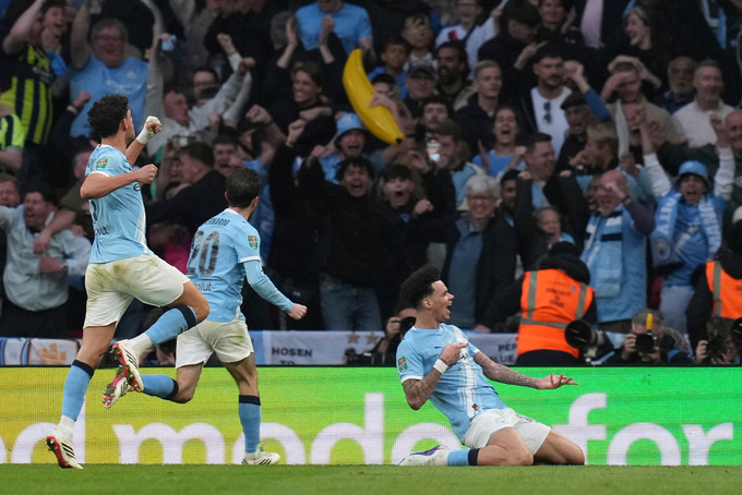 O'Reilly ăn mừng sau khi lập công cho Man City