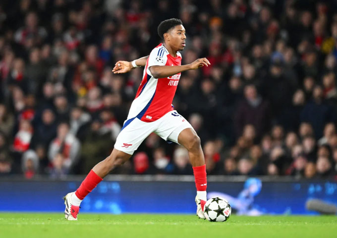 Myles Lewis-Skelly trong màu áo Arsenal