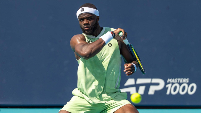 Tiafoe cứu hai match-point để giành vé vào vòng bốn. Ảnh: ATP