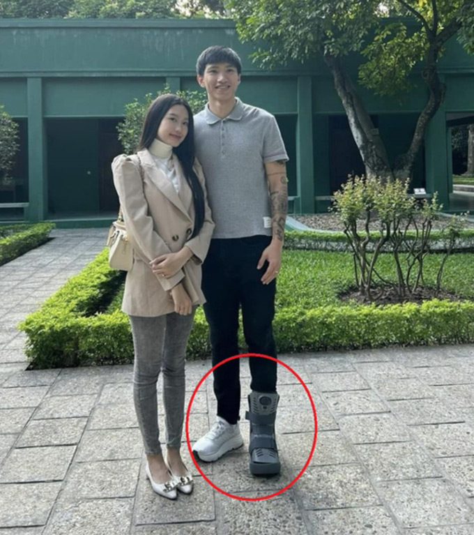 Hải My đồng hành cùng Văn Hậu ở giai đoạn khó khăn nhất 