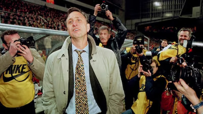 Cruyff lúc còn làm HLV 