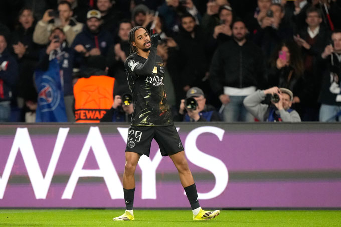 Barcola nằm trong tầm ngắm của Man City