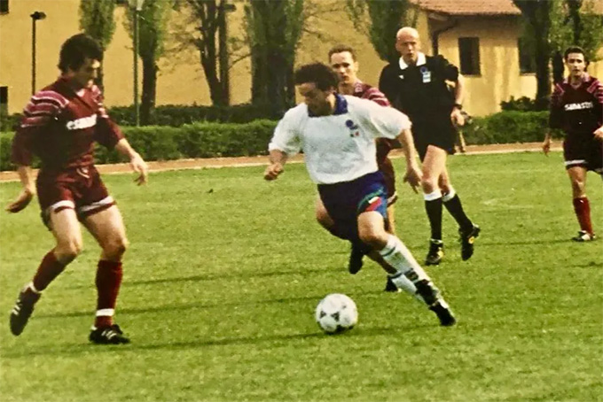 ĐT Italia (áo trắng) đã có trận thua tệ nhất lịch sử