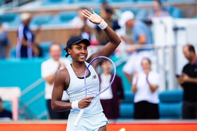 Gauff sẽ gặp bại binh quen thuộc Muchova ở trận bán kết sắp tới. Ảnh: WTA