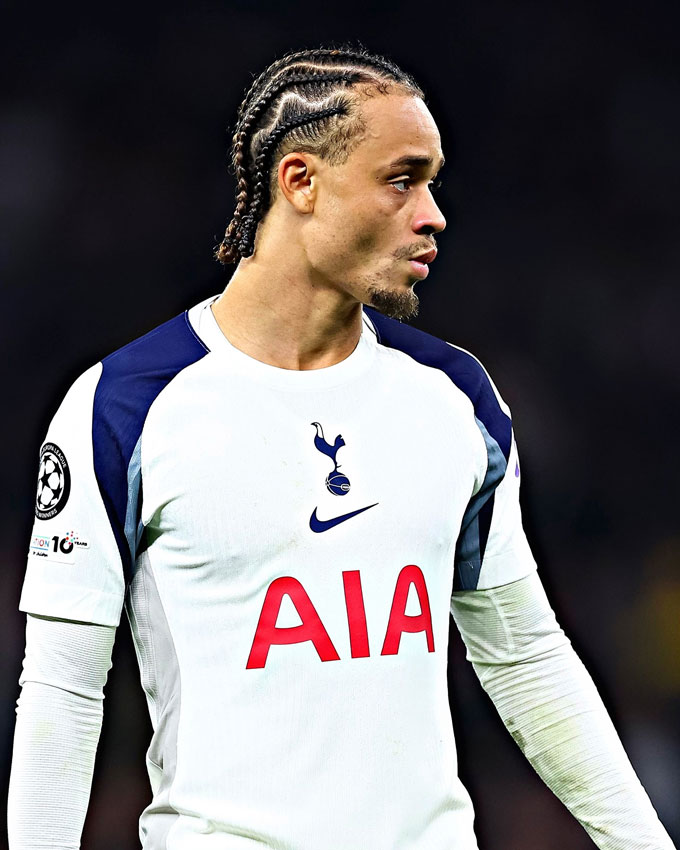 Simons có thể quay lại CLB cũ Barca. Ảnh: Facebook nhân vật