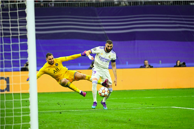 Pha bóng gây tranh cãi giữa Donna và Benzema ở lượt về vòng 1/8 Champions League 2021/22