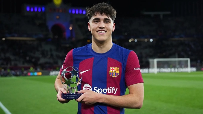 Pau Cubarsi được ví như Gerard Pique mới