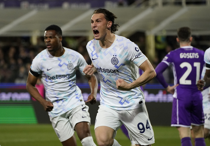Sao trẻ của Inter ăn mừng sau khi "xé lưới" Fiorentina trong trận đấu mới đây