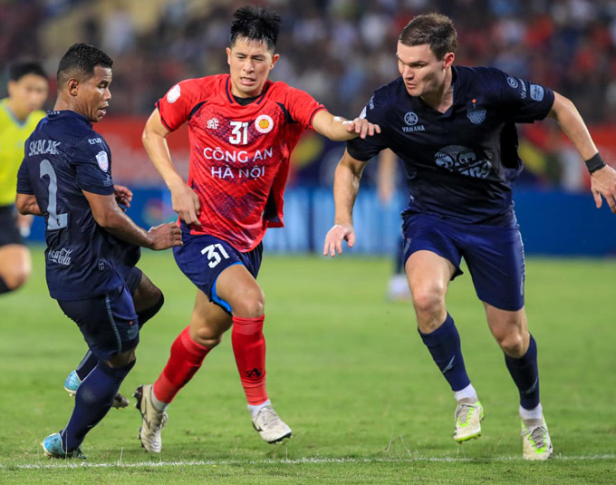 Đình Trọng đang có phong độ tốt trong màu áo CAHN