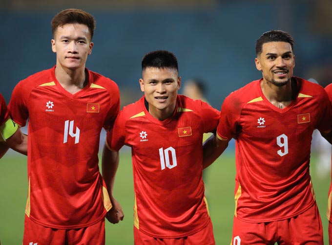 Tuấn Hải (giữa) mở tỉ số cho ĐT Việt Nam. Ảnh - Minh Tuấn