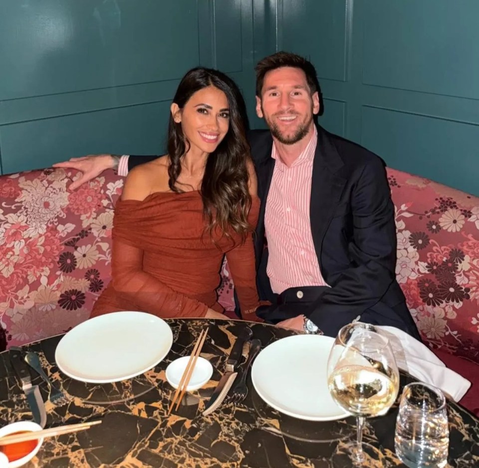 Messi chiều theo sở thích của vợ và con cái - Ảnh: The Sun