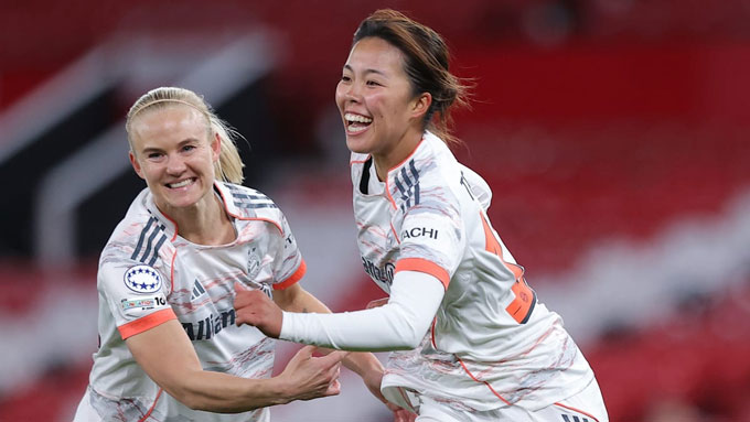 Niềm vui thắng lợi của đội nữ Bayern